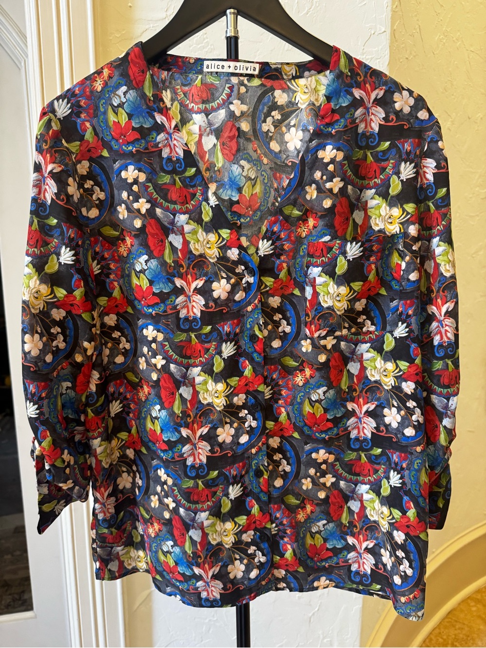 Alice + Olivia Multicolor Floral V-Neck Roll-Sleeve 100% Silk Blouse